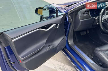 Лифтбек Tesla Model S 2017 в 