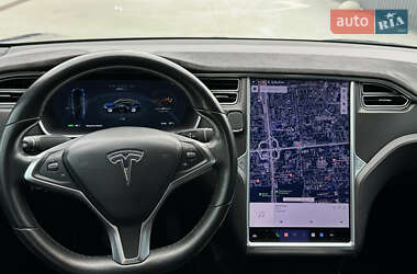 Лифтбек Tesla Model S 2017 в 