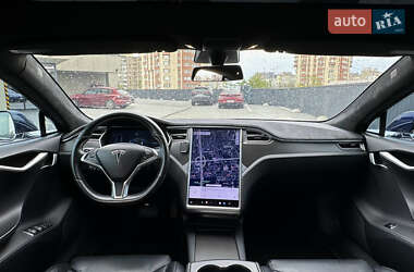 Лифтбек Tesla Model S 2017 в 