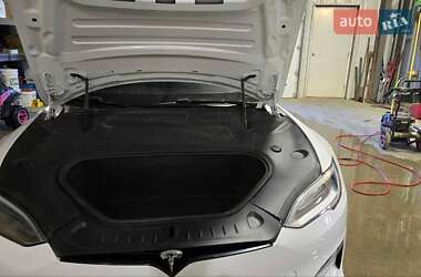 Лифтбек Tesla Model S 2021 в 