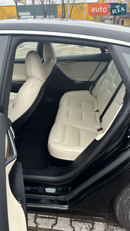 Лифтбек Tesla Model S 2019 в Житомире фото 15 Лифтбек Tesla Model S 2019 в Житомире