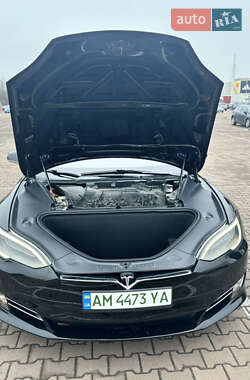 Ліфтбек Tesla Model S 2019 в 