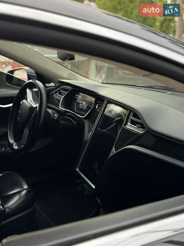 Ліфтбек Tesla Model S 2014 в Миколаєві