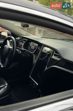 Ліфтбек Tesla Model S 2014 в 