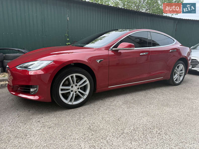 Tesla Model S 2019