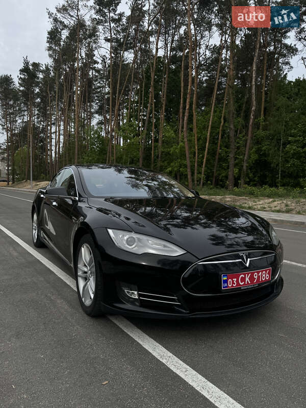 Ліфтбек Tesla Model S 2014 в 