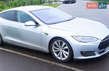Лифтбек Tesla Model S 2013 в 