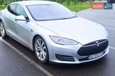 Лифтбек Tesla Model S 2013 в 