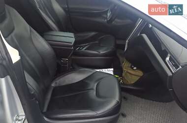 Лифтбек Tesla Model S 2013 в 