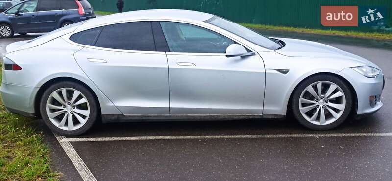 Лифтбек Tesla Model S 2013 в Богородчанах