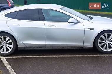 Лифтбек Tesla Model S 2013 в 