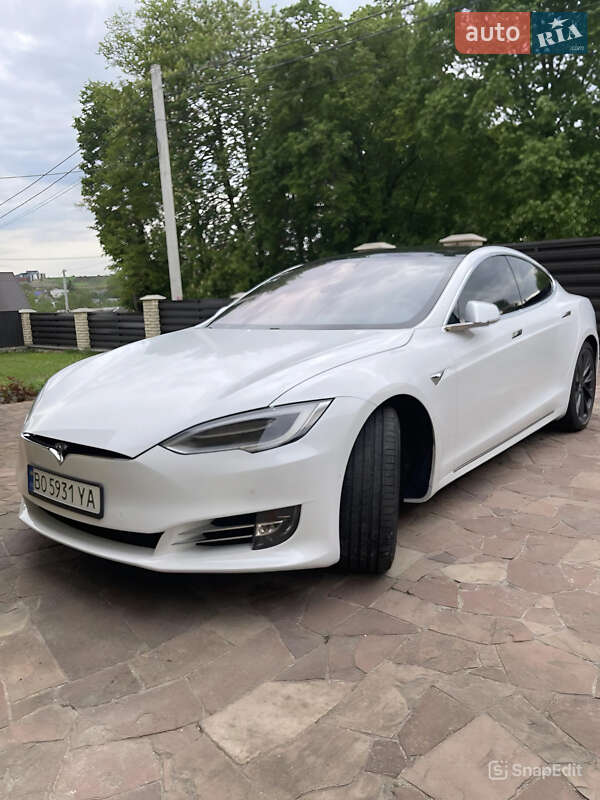 Лифтбек Tesla Model S 2020 в 