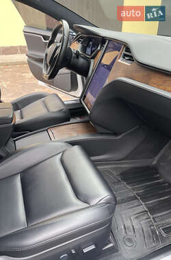 Лифтбек Tesla Model S 2020 в 
