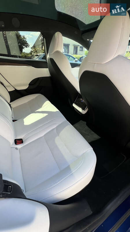 Ліфтбек Tesla Model S 2022 в Львові