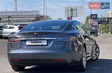 Лифтбек Tesla Model S 2020 в 