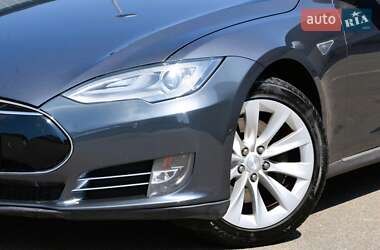 Лифтбек Tesla Model S 2016 в 