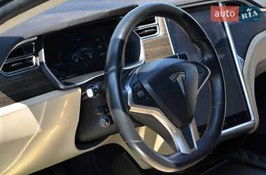 Лифтбек Tesla Model S 2016 в 