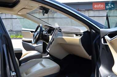 Лифтбек Tesla Model S 2016 в 