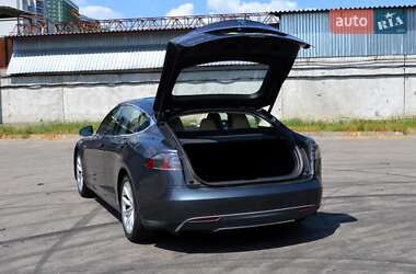 Лифтбек Tesla Model S 2016 в 