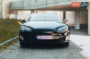 Ліфтбек Tesla Model S 2020 в 