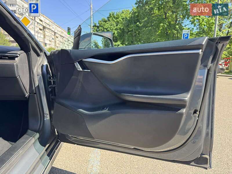 Лифтбек Tesla Model S 2013 в Днепре