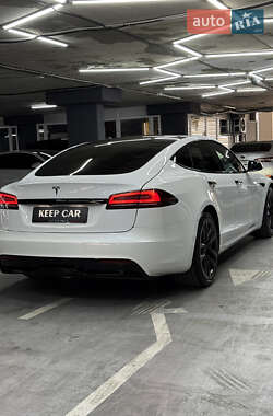 Лифтбек Tesla Model S 2022 в 