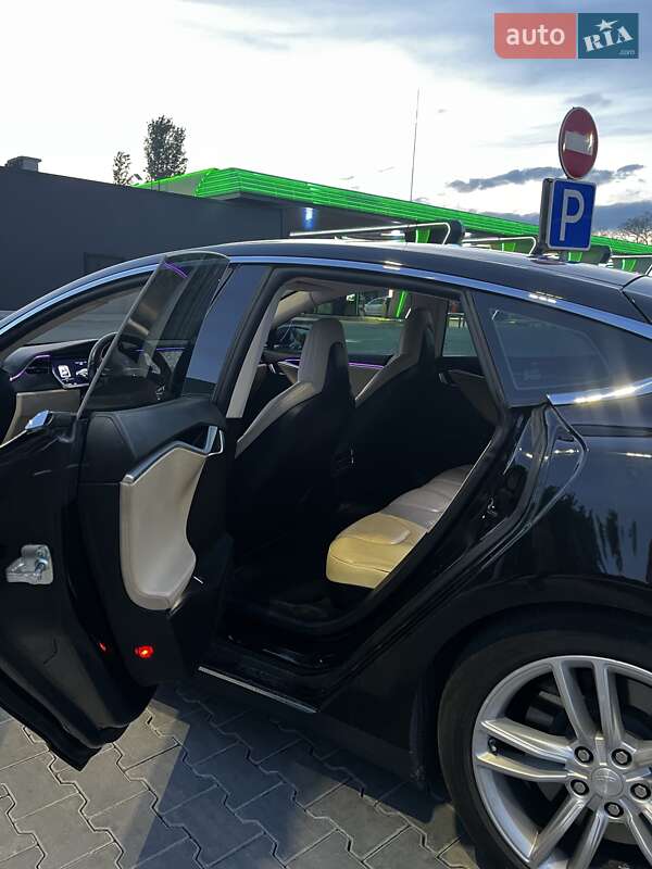Ліфтбек Tesla Model S 2013 в Одесі