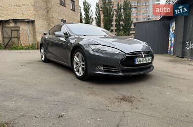 Ліфтбек Tesla Model S 2013 в Києві