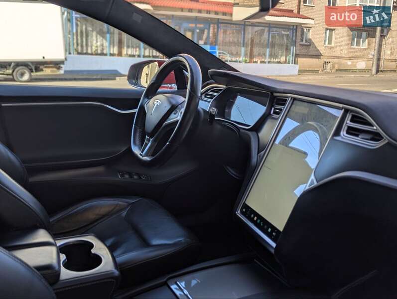Ліфтбек Tesla Model S 2015 в Києві