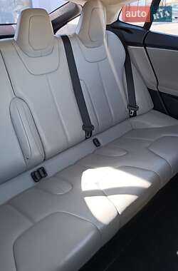 Ліфтбек Tesla Model S 2015 в 