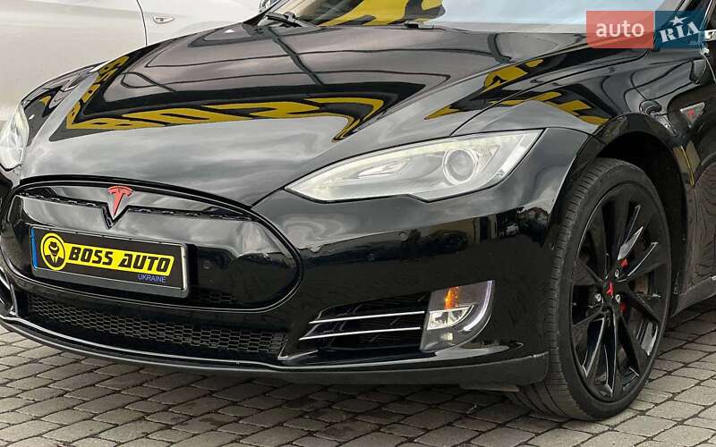 Ліфтбек Tesla Model S 2013 в Івано-Франківську