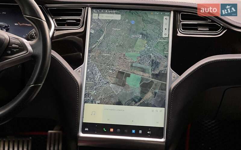 Ліфтбек Tesla Model S 2013 в Івано-Франківську