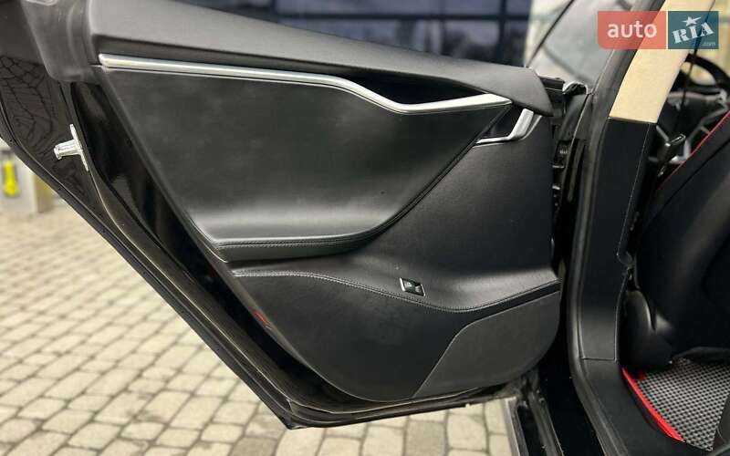 Ліфтбек Tesla Model S 2013 в Івано-Франківську