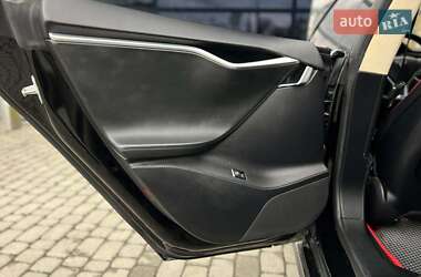 Лифтбек Tesla Model S 2013 в 