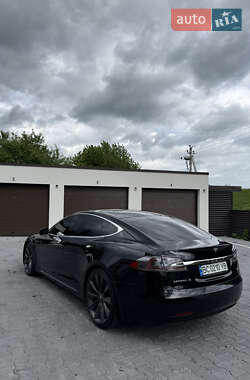 Лифтбек Tesla Model S 2017 в 