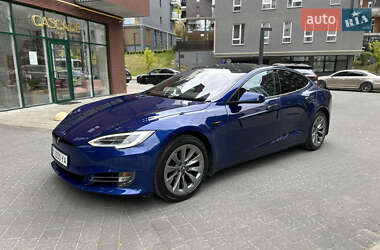 Лифтбек Tesla Model S 2020 в 