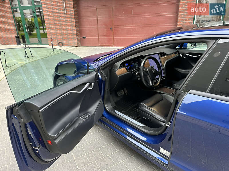 Лифтбек Tesla Model S 2020 в Львове