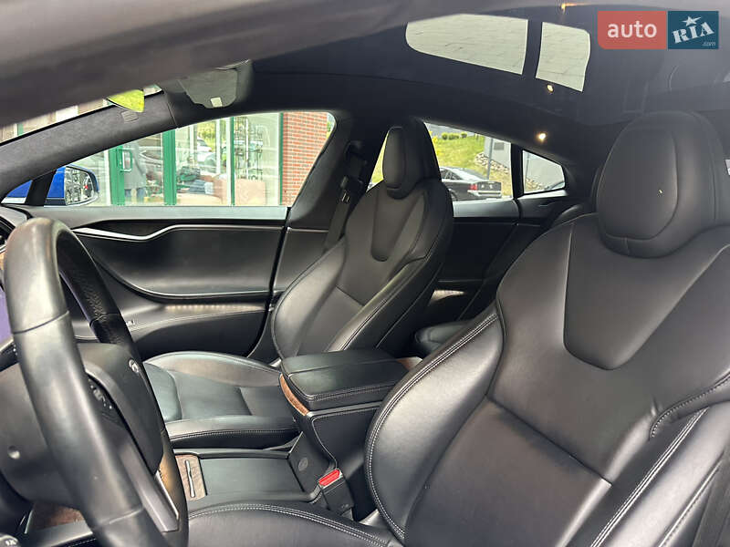 Лифтбек Tesla Model S 2020 в Львове