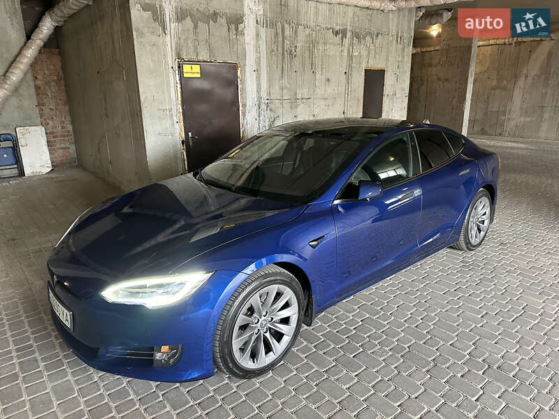 Лифтбек Tesla Model S 2020 в Львове