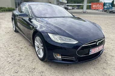 Лифтбек Tesla Model S 2014 в Самборе