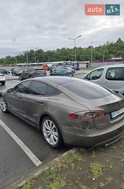 Ліфтбек Tesla Model S 2015 в 