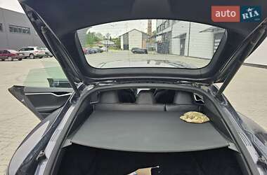 Ліфтбек Tesla Model S 2015 в 