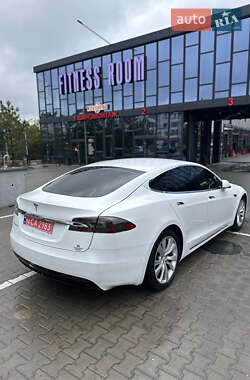 Лифтбек Tesla Model S 2016 в 