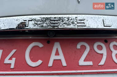 Лифтбек Tesla Model S 2016 в 