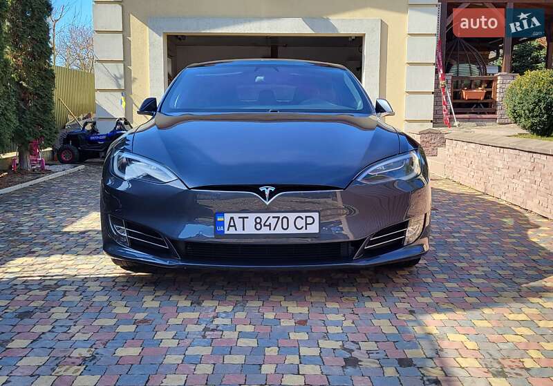 Tesla Model S 2016