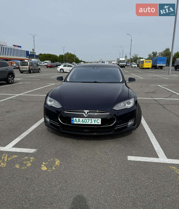 Лифтбек Tesla Model S 2014 в Киеве