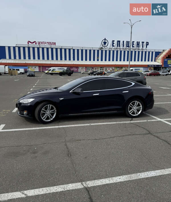 Лифтбек Tesla Model S 2014 в Киеве