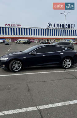 Лифтбек Tesla Model S 2014 в 