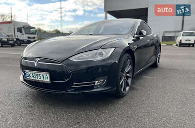 Ліфтбек Tesla Model S 2015 в 