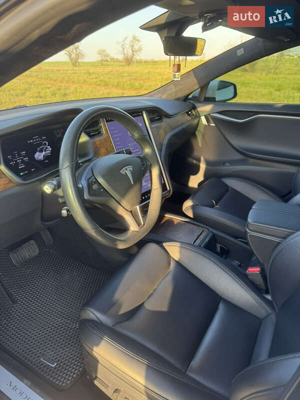 Лифтбек Tesla Model S 2020 в Одессе